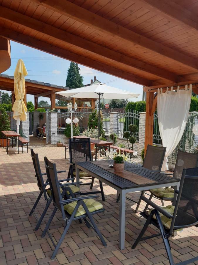 Farao Vendeghaz Hotel Zalaegerszeg Luaran gambar